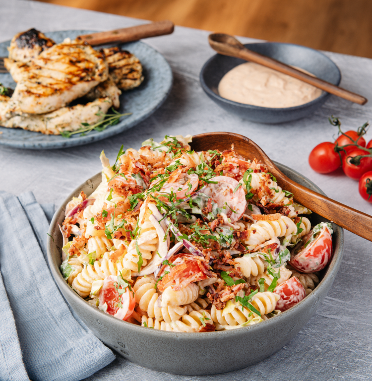 pastasalaatti-naapurin-maalaiskana